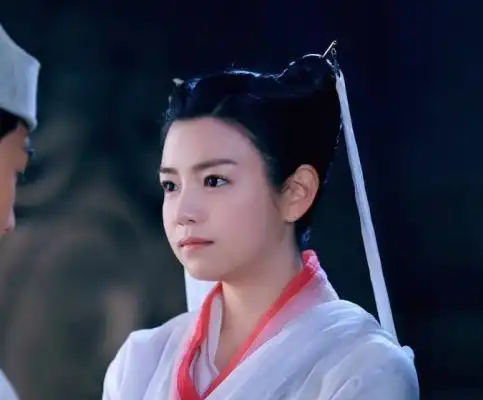 这几位女明星本来是女神,稍不注意就变成小胖子
