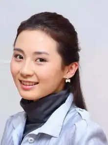 19岁被张国立赏识,嫁大12岁央视名嘴,如今39岁被宠成宝
