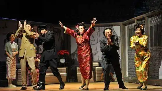 刘金山陶虹邢佳栋领衔,明星版话剧四世同堂羊城燃情上演