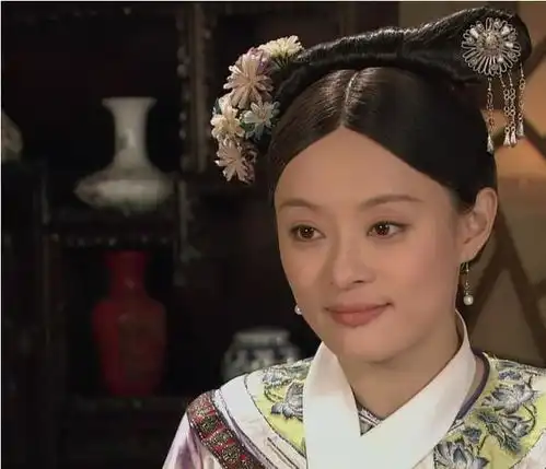甄嬛传都是低位妃嫔,为何安常在头饰比莞贵人贵重
