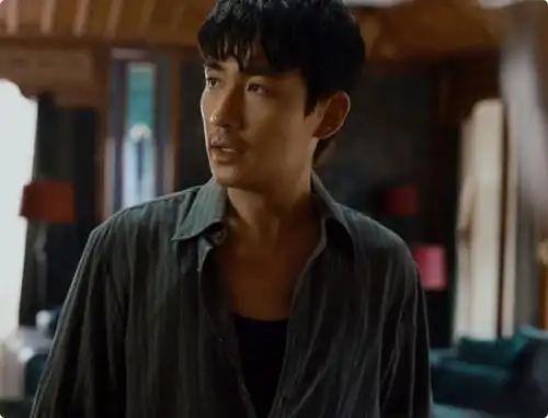 消失的她全员演技过关,唯有一人是败笔,演技太烂像ai机器人
