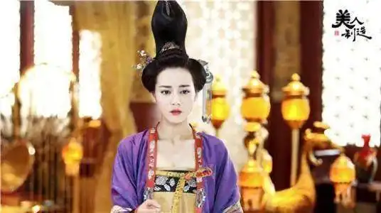 女星古装头饰重数斤,baby被累到面无表情,范冰冰像泰山压顶
