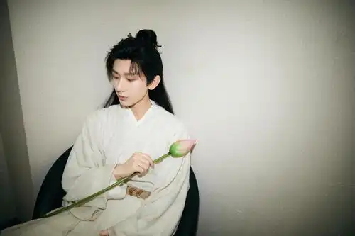 成毅赴山海未拍先火,女主仍未有定论,李沁呼声最高太惊喜
