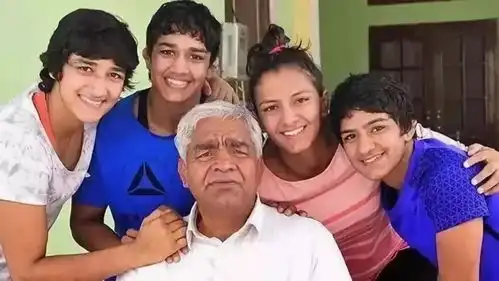 传奇真实上演摔跤吧爸爸阿米尔汗原型侄女亚运摔跤夺冠比电影还励志
