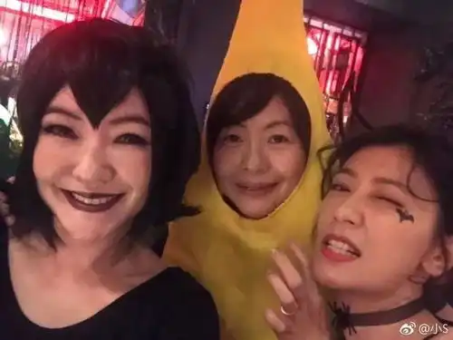 小scos精灵旅社,j姐lv丧尸妆万圣节是化妆界的大轰趴
