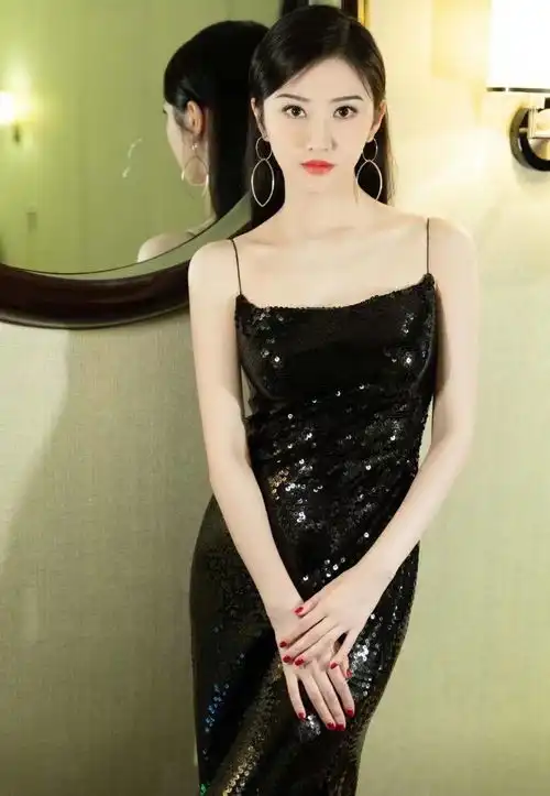 人间富贵花景甜出道即女主,背后的资本到底有多厉害
