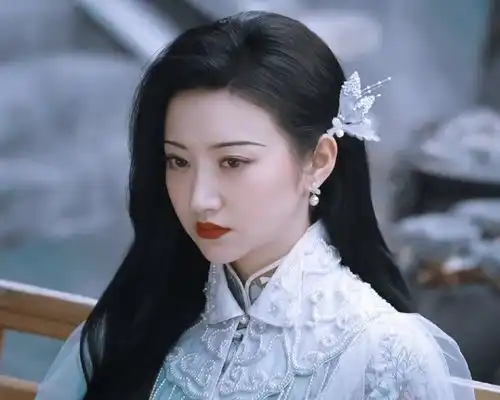 32岁景甜双眼皮埋线拆了,司藤上线惊艳到观众,颜值爱了爱了