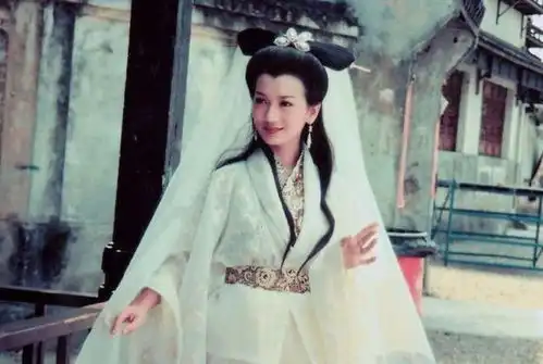 女明星冻龄是骗局宁静哪有人不会老,卸了妆都是黄脸婆
