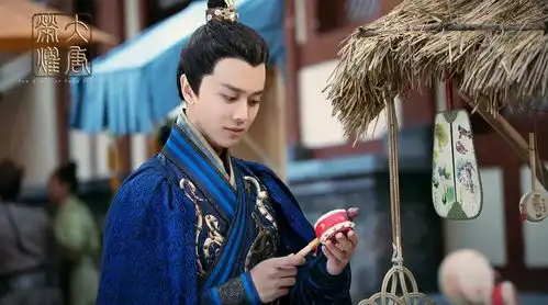 赶不上潮流的我今天开始看大唐荣耀了
