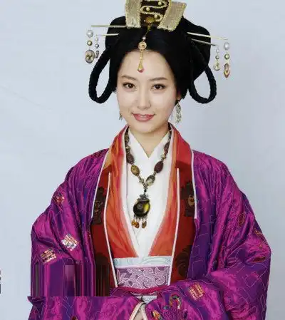 京城四美背后势力pk杨幂韩庚谢霆锋李小璐黄晓明身家背景
