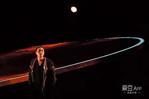 胡军哈姆雷特世界巡演首场北京站圆满成功
