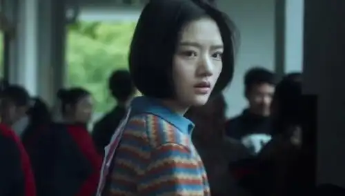 悲伤逆流成河片段易遥遭受校园暴力痛苦不堪
