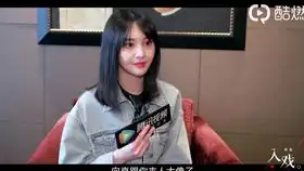 郑爽与贴心男友撒狗粮张恒接机扎麻花辫现身机场的郑爽,将郑爽揽入怀中超甜蜜,终于遇到好人家了呀
