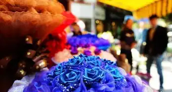 劣质蓝色妖姬含高浓度染色剂污染环境,圈内发起抵制倡议
