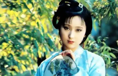 跨越10个省市,耗时3年设计出2700套服装,87版红楼梦有多绝