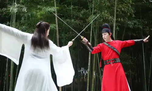 一千零一夜梦境穿越剧照上线迪丽热巴变身玉树临风白玉堂