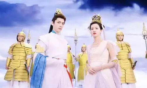 长月烬明最惊艳的五套造型白鹿罗云熙各一套,陈都灵有两套
