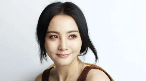 18年前的风云,她和小6岁何润东组cp,如今再看真是男女有别