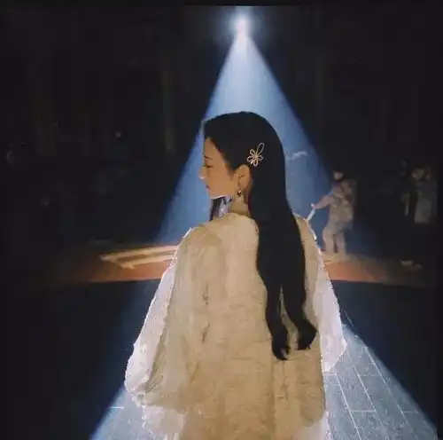 司藤未播先火,看到男女主角,熬夜也要追