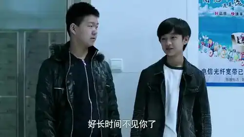 急诊科医生林雯处理好事情回到护士站,张泠一直埋怨新来的护