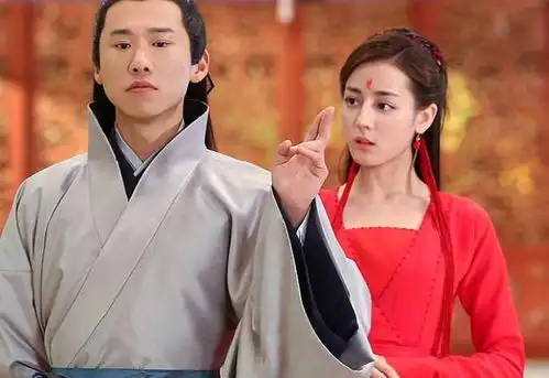 三生三世凤九来到天宫,司命前去迎接,而她的一句话却吓坏司命