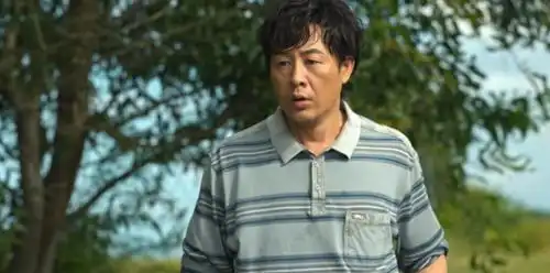 狂飙火爆全网47岁买剩菜没有房没结婚的张颂文,杀疯了
