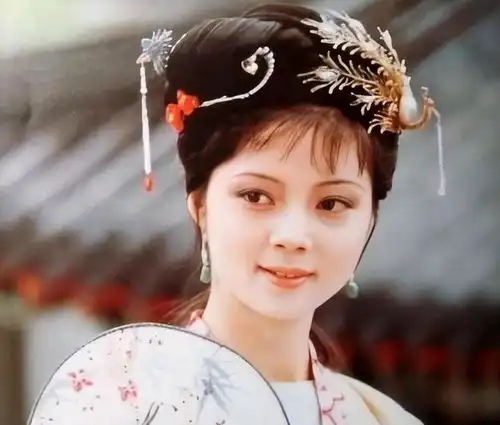 红楼梦未解之谜角色多达983人,却无新生儿降生,却一个个死去
