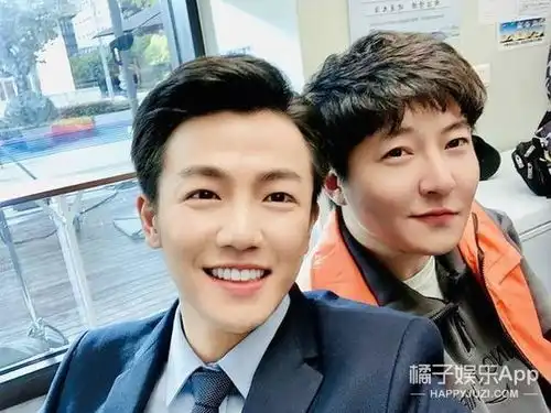 还记得香蜜沉沉烬如霜的月下仙人吗生活中的他长这样
