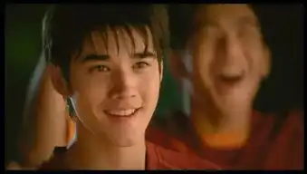 还记得初恋这件小事吗男主现身香港拍新剧,脸不再是初恋脸