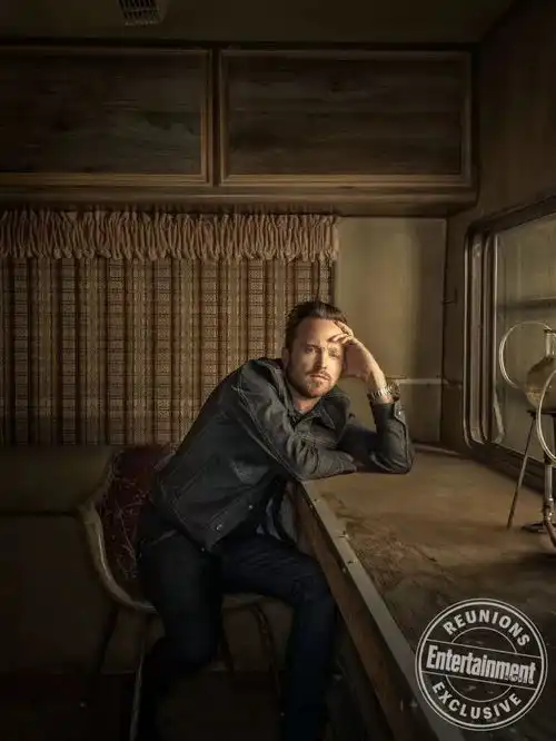 绝命毒师开播10年,卡司重聚
