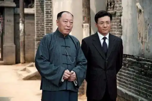 他被北影拒绝,考了3次才考上中戏,大器晚成靠作火了