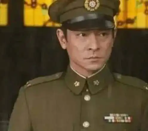 细数穿上军装最好看的6位男星,刘德华最帅,李连杰最经典
