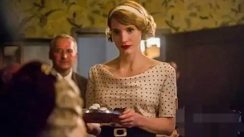 44岁劳模姐新片造型曝光,和二代蜘蛛侠加菲演夫妻,造型太辣眼
