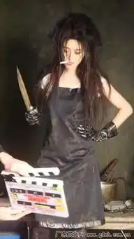 范冰冰最新雷人剧照曝光叼烟挥刀扮屠夫组图