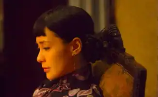 电影罗曼蒂克消亡史是一部非常不错的影视作品,其中有哪些细思极恐的细节