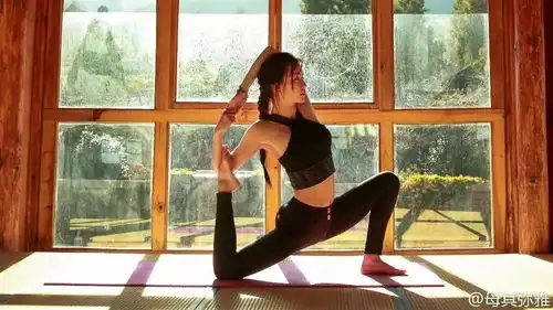 世界上最小的瑜伽教练,年仅6岁就有100多个学生,连谢娜都拜他为师
