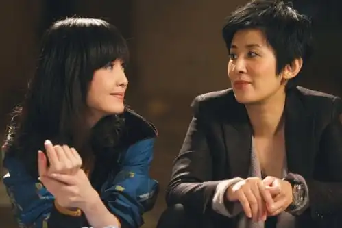 吴君如女儿照片曝光,与陈可辛相恋20年不结婚,转型原因很现实
