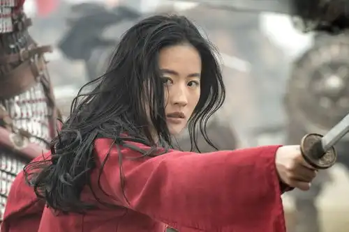 迪士尼宣布真人电影花木兰全球撤档,网友期待木兰绽放
