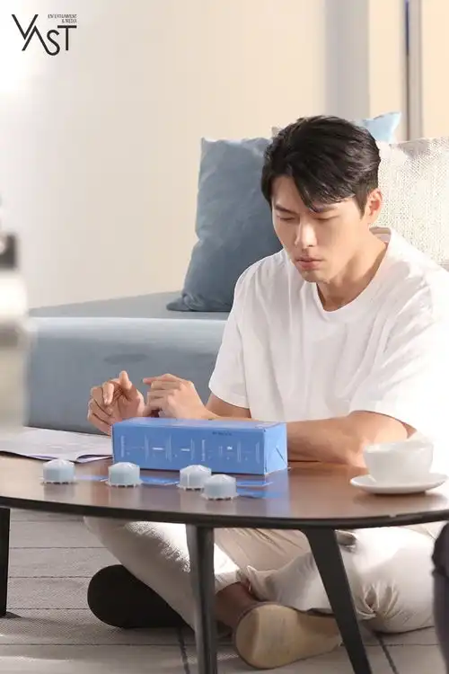 玄彬有望演机密同盟2玄彬新造型和爱的迫降差好多,粉丝以为是祖父
