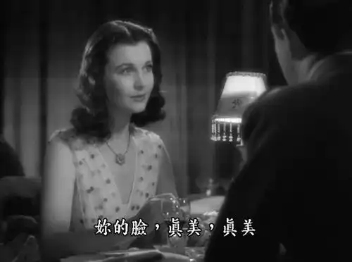 波点再度大热,看到这么多漂亮look,已被深度种草
