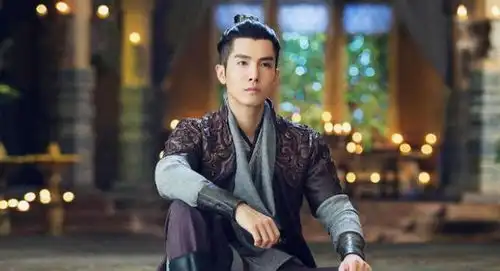 盛一伦被骂哭,网友没实力,还情商低
