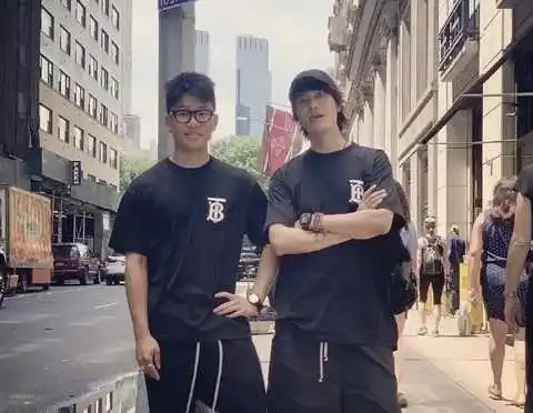陈坤晒儿子短发照,陈尊佑颜值飙升,但始终不敌爸爸的盛世美颜
