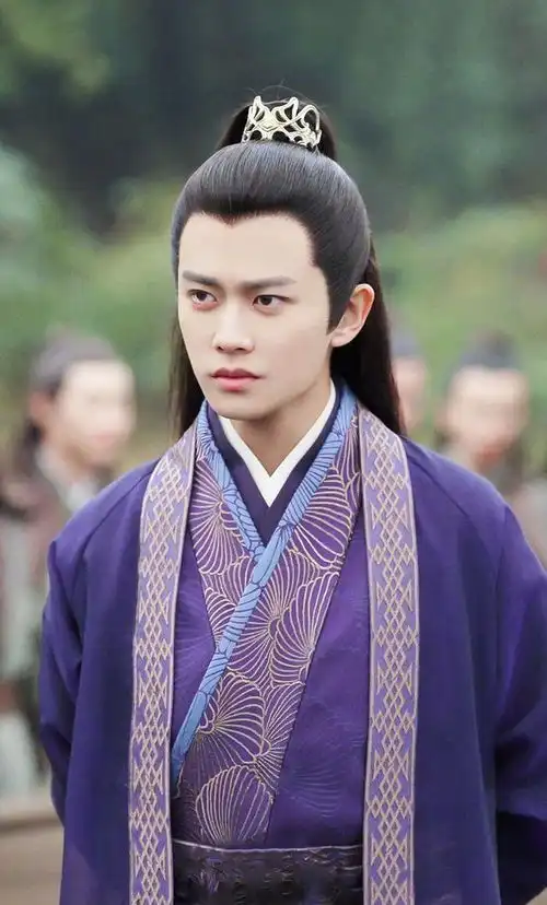 锦衣之下任嘉伦美图分享,穿上锦衣卫服饰的陆大人帅到掉渣