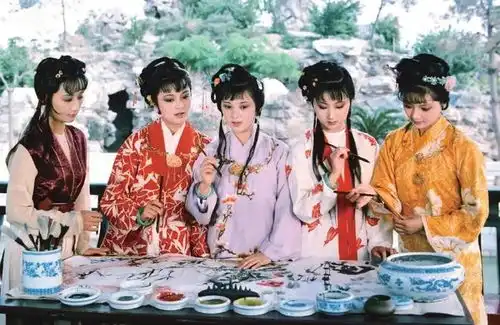 贾宝玉欧阳奋强谈87版红楼梦就是一群老实人干了一件老实事
