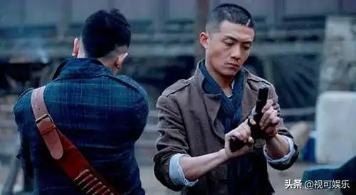 中戏第一却无人问津,用三个响头征服孙红雷,如今终迎来大器晚成