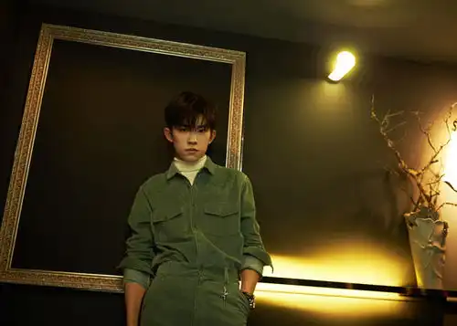 易烊千玺又要进组,导演文牧野,合作艺人不简单
