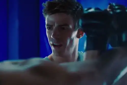 cw联动剧集异世界,闪电侠绿箭侠傻傻的分不清楚