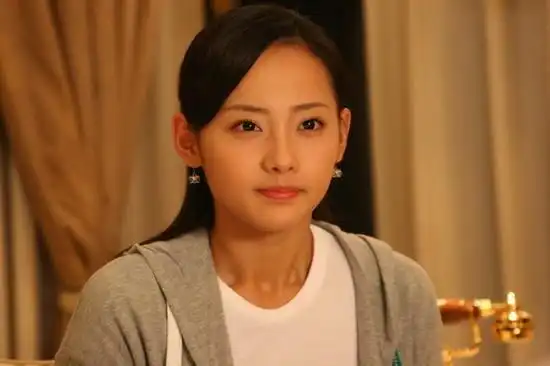 63岁与27岁美国小伙谈恋爱,这个女人凭什么
