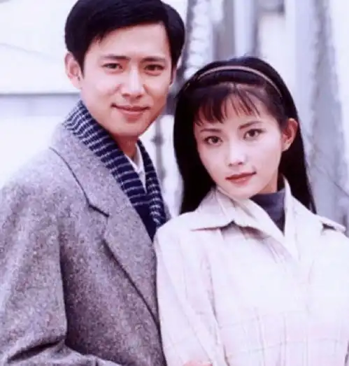 戏中是兄妹,戏外却是真夫妻,相濡以沫20年,今三口之家令人羡慕
