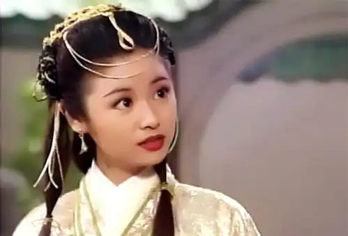 女明星婴儿肥时期,刘亦菲水嫩,杨颖美得发光,赵丽颖变化最大胶原蛋白